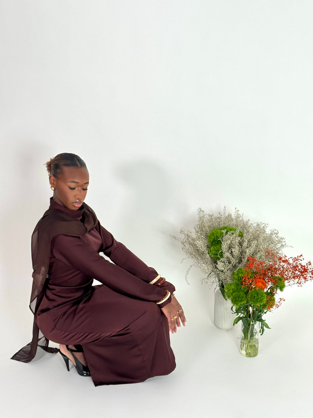 ROBE LONGUE SATIN DE SOIE COL MONTANT
